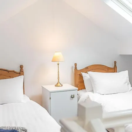 The Sheiling, Traditional Lakeland Cottage, Holiday home Coniston